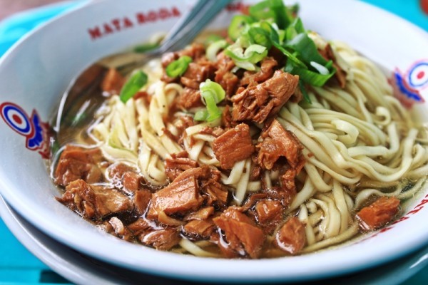 Mie Ayam 'Mas Pur': Rahasia Rasa yang Menggoda di Setiap Sendok